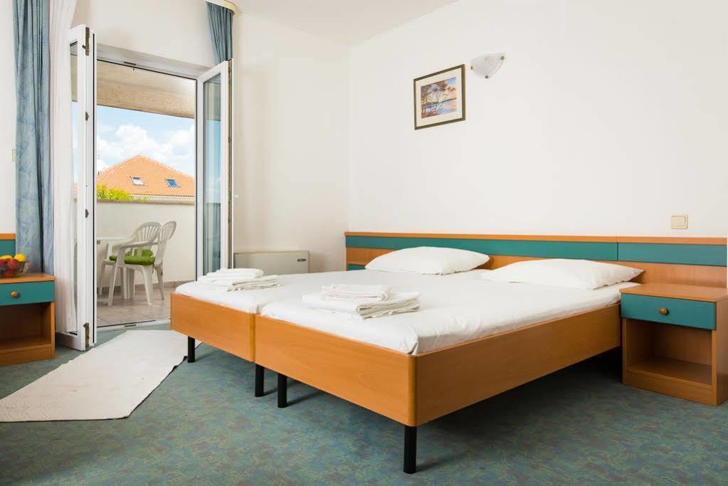 Downtown Private Rooms Mandic San Pietro di Brazza Esterno foto