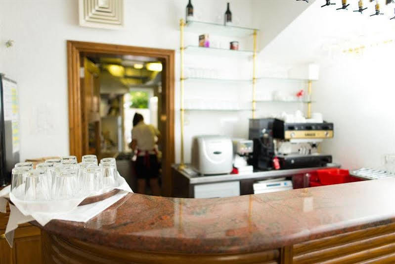 Downtown Private Rooms Mandic San Pietro di Brazza Esterno foto
