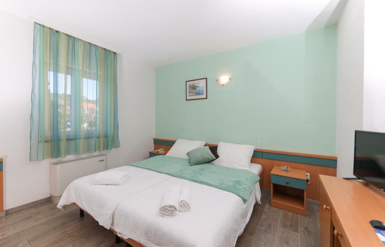 Downtown Private Rooms Mandic San Pietro di Brazza Esterno foto